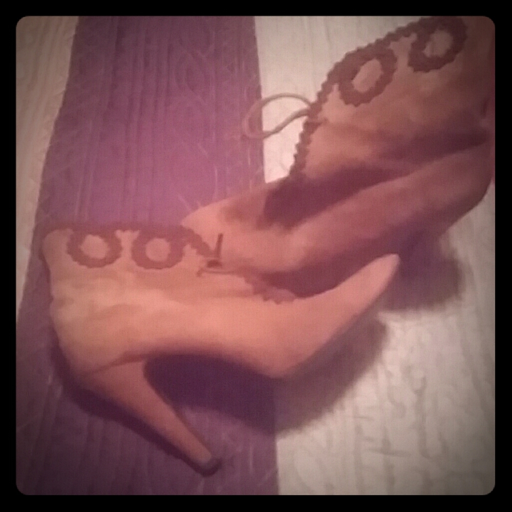 Retro Spanish leather short boots.